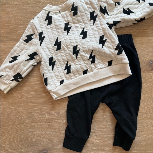 Cat & Jack Baby 6-9 long sleeve and pants set - Picture 2 of 5